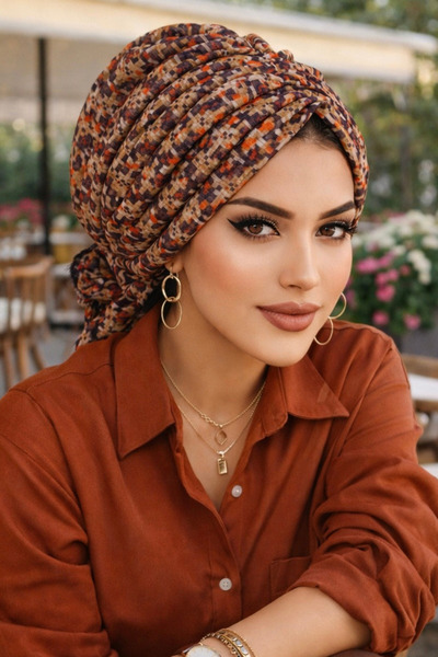 Aişe tesettür Kahve Geometrik Desen Tokalı Bone