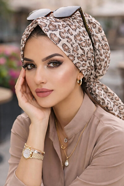 Aişe tesettür Leopar Desenli Tokalı Bone