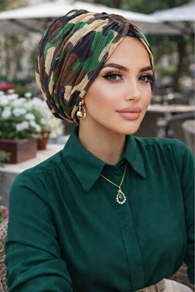 Aişe tesettür Аутлет камуфлажен модел с каки цвят, плисирана капачка с катарама