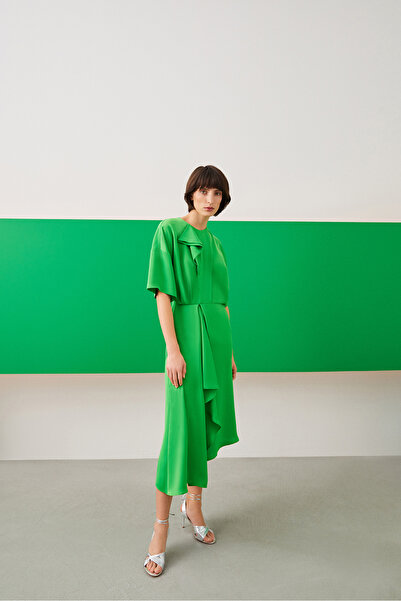 Jus De Pommes YEŞİL ASİMETRİK KESİM KISA KOLLU MİDİ BOY ELBİSE