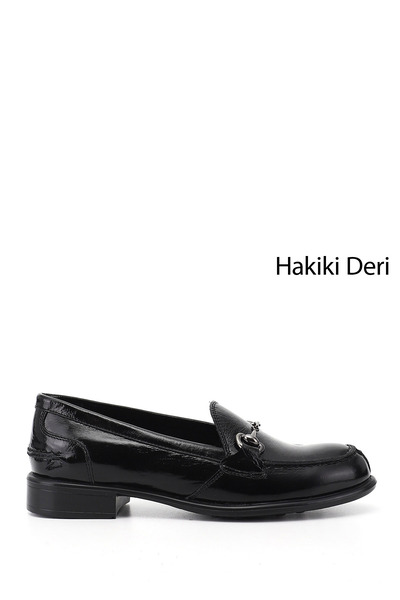 GÖNDERİ(R) Дамски черни мокасини от естествена кожа с катарама и лачена кожа