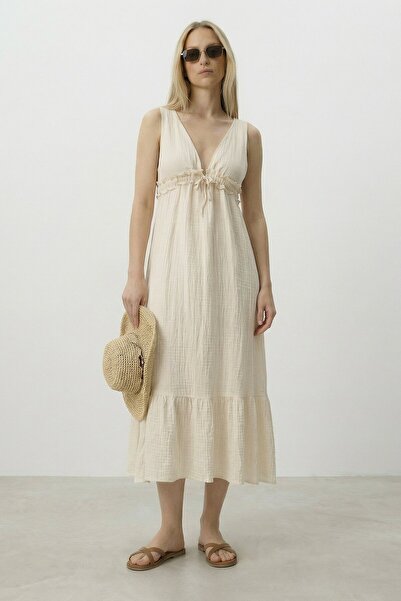 VAGGON Krem V Yaka Fırfır Detaylı Astarlı Müslin Elbise