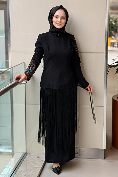 White Corner Etnik Desen Detaylı Eteği Püsküülü Takım