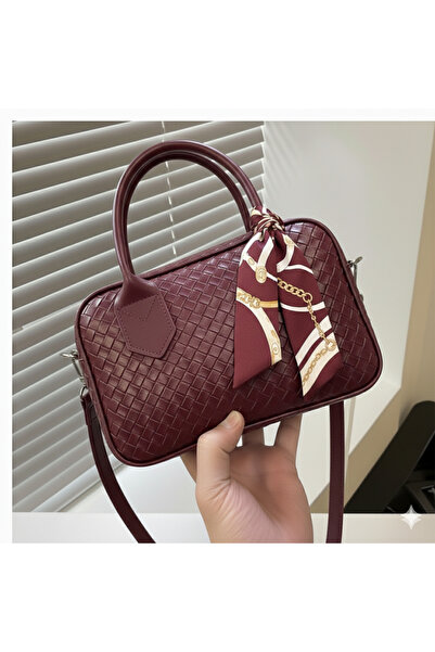 Madame Плетена дамска чанта с мотиви, за носене в ръка или през рамо, ширина:...