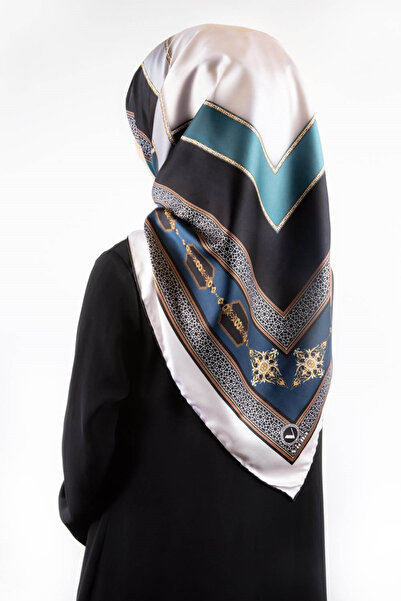 VİOLLA Twill Gold Detaylı ve Antik Motif Desenli İndigo Renkli 90x90 Eşarp (İ...