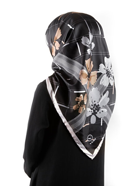 VİOLLA Twill Papatya Desenli Siyah Renkli 90x90 Eşarp (İpek İçermez) Kenar Di...