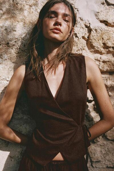 Pull & Bear Yanları bağlamalı rustik yelek