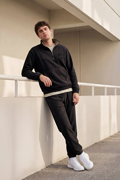 TOMMY LIFE Pánská fleecová tepláková souprava černý stojáček a elastická noha...