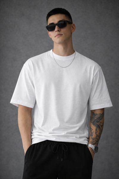 Erkek Beyaz Oversize Basic Beyaz Tişört Yumuşak Dokulu Esnek Kumaş Modern Kesim Geniş Kalıp T-Shirt