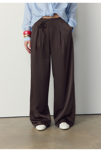 Stradivarius Flowing creased-effect trousers with tie