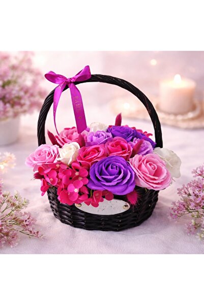 velve Aranjament floral cu trandafiri de sapun,in cosulet impletit, roz - lil...