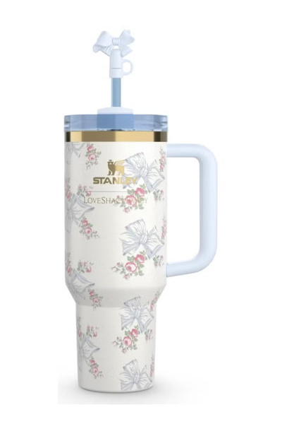 Stanley X LoveShackFancy Holiday Quencher | 40 أونصة Rosa Beaux Blue
