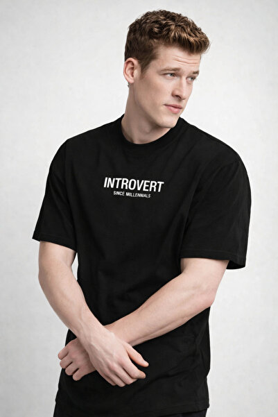 COMBİNE MİCHAİL Tricou negru oversize cu imprimeu INTROVERT pentru bărbați