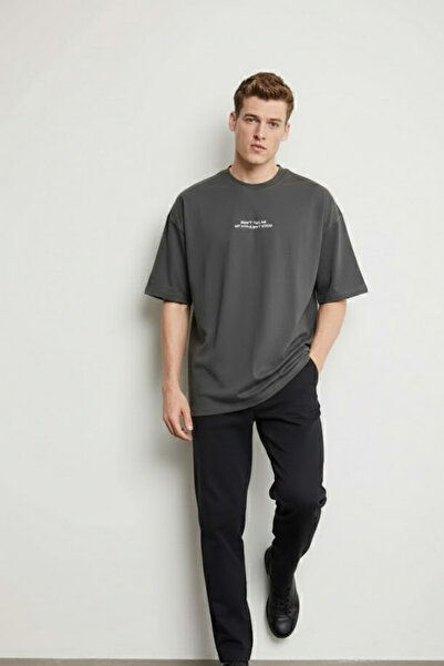 COMBİNE MİCHAİL تي شيرت رجالي بأكمام قصيرة مطبوع عليه نصوص ومدخن