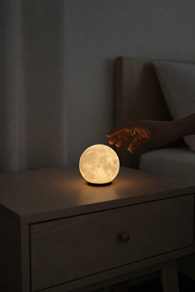 Puzimo Ay LED'li 7 cm Pilli Işıklı Dekoratif Küre Lamba – Masa Üstü Ortam Ayd...