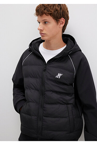 Mavi Wasserabweisende schwarze Jacke mit Pro-Logo-Reflektordetail 0110559-71379