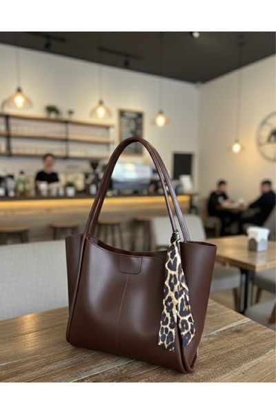 Arvelia حقيبة كتف نسائية ذات حجم داخلي كبير باللون البني (يمكن أن يتغير لون ا...