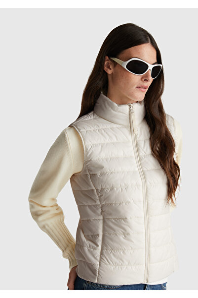 United Colors of Benetton Жіночий кремовий пуховик з поліестеровим наповнювач...