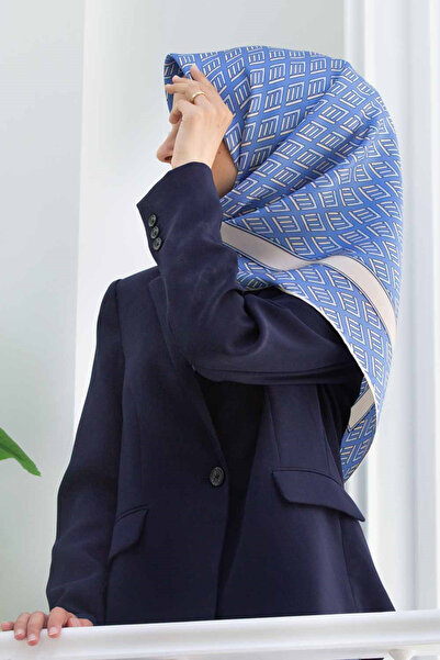 57% SILK 43% VISCOSE Twill Silk Geometric Pattern Indigo - Cream Color 90x90 Scarf Sewing Shape : Hand