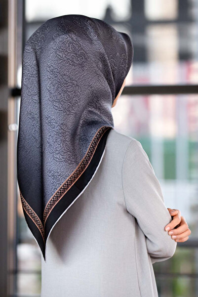 Vissona 57% Μετάξι % 43 ΒΙΣΚΟΝΙΑ Twill Barok De Με σχέδιο σε ασημί χρώμα 90x9...