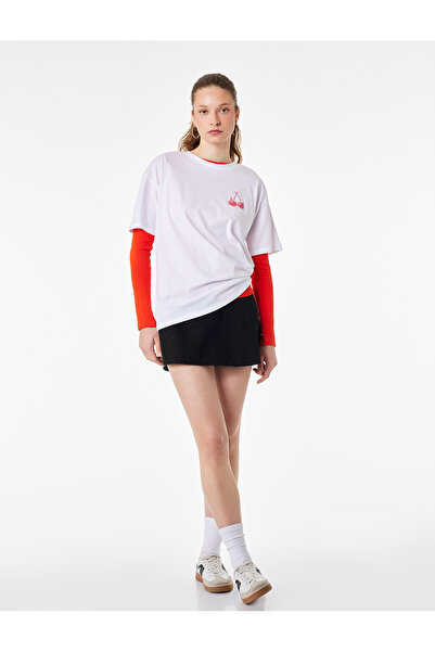 Koton Άνετο μπλουζάκι με κοντό μανίκι και λαιμόκοψη ποδηλατικού τύπου, με σχέ...