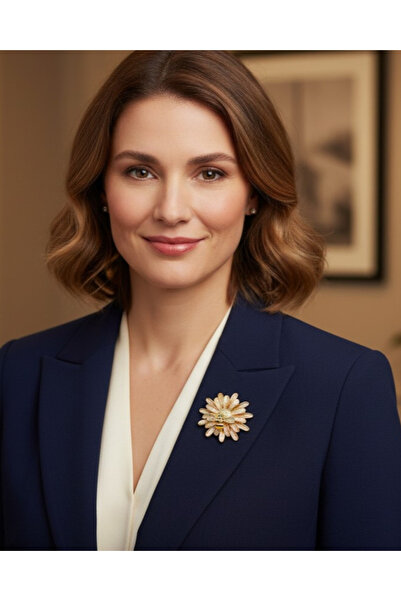 modamira Arı Detaylı Papatya Broş – Krem– 3,5 cm Çap