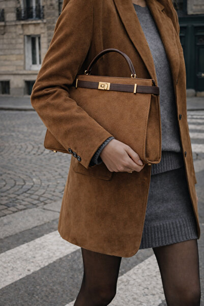 mèche atelier since 2024 حقيبة يد وكتف نسائية من الجلد السويدي من ميرلين بالل...