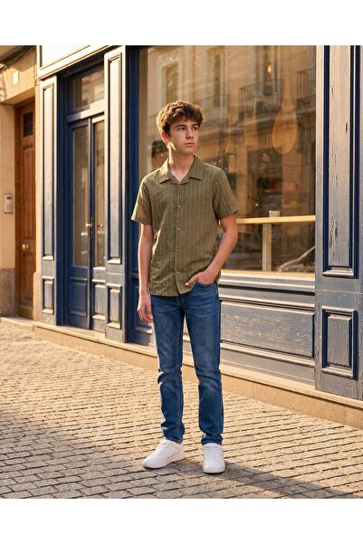 REDTAG قميص كاجوال مخطط باللون الزيتوني للأولاد الكبار