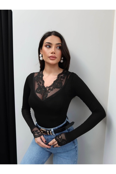 ESRAHELVACI Μπλούζα με λαιμόκοψη V