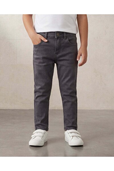 REDTAG بنطلون جينز للأولاد بلون الفحم، بخمسة جيوب، مصنوع من دنيم