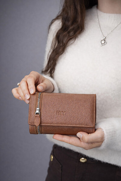 Women's Medium Size Wallet with Name-Specific Design Zipper Detail
