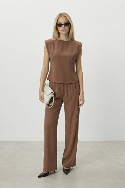 VAGGON Sleeveless Padded Blouse