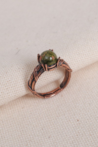 Süspüs Accessories Ukanit Stone and Nail Adjustable Copper Ring