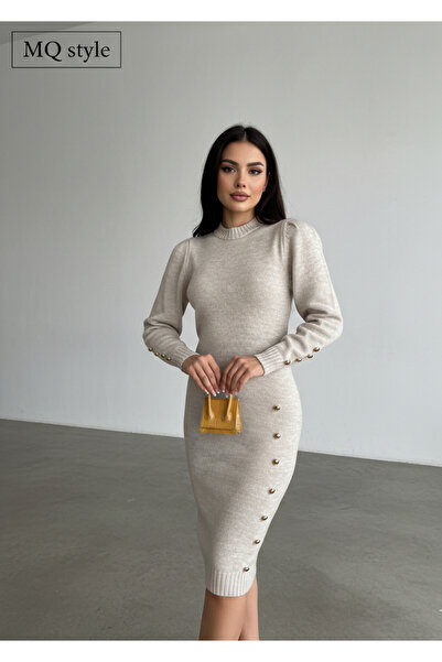 MQ The dress combines modern elegance with sophisticated classic touches (Tur...