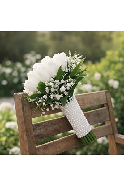 Botanikelbuketleri Islak lale ve yeşillikli incili gelin çiçeği