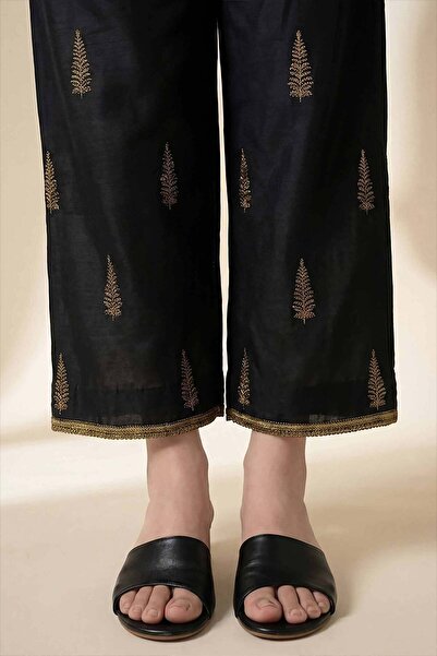 Nishat Linen Embroidered Trousers - PE 26-647