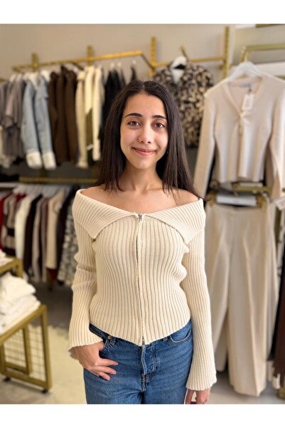 ASL WOMAN Trend Ekru Madonna Yaka Önü Fermuarlı Fit Triko Bluz