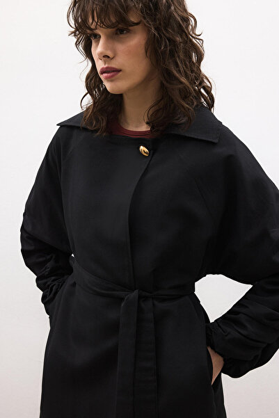 Touché Privé Short Trench Coat