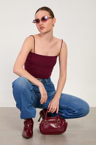 BARRELS AND OIL Women's padded crop tank top - burgundy