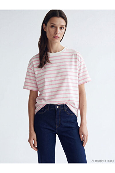 LC Waikiki RMZ GİYİM FARKIYA تي شيرت نسائي مخطط بياقة روبا