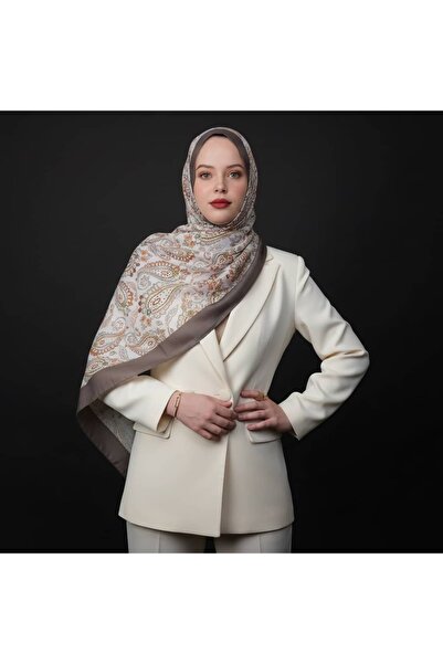 TAMA سلسلة من الشالات الكاكي ذات الطابع العرقي