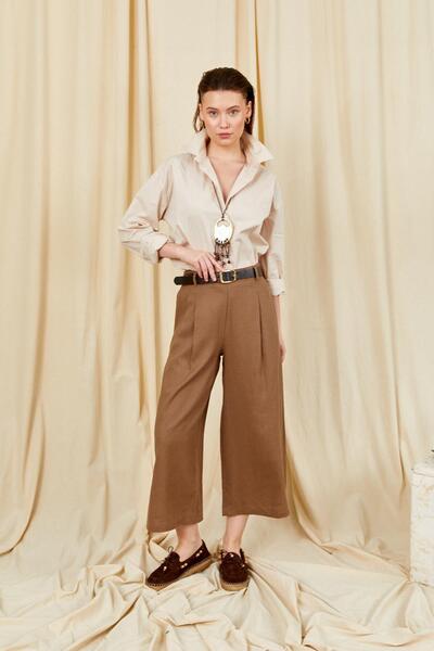 TENA Women's Brown Belt Detailed Double Pleated Bermuda Linen Trousers