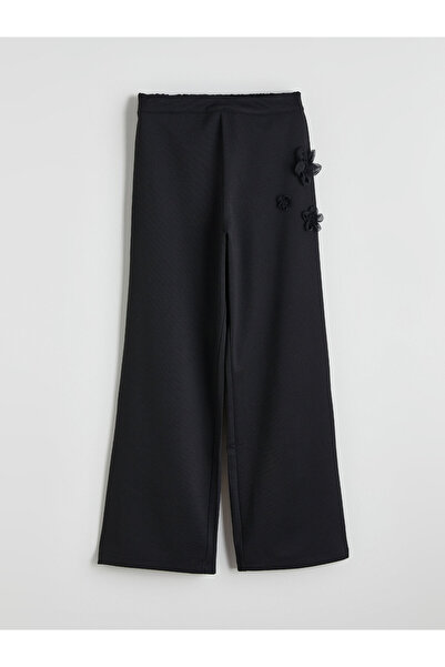 LC Waikiki بنطلون بناتي مزين بتطريزات زهور