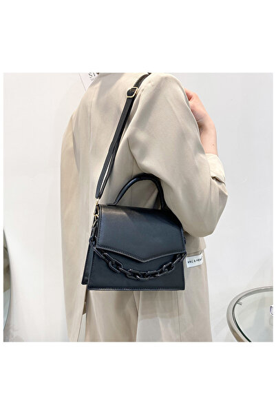 Mad Diva Geanta mica Neagra, de Umar din Piele Ecologica, accesorizata cu lant