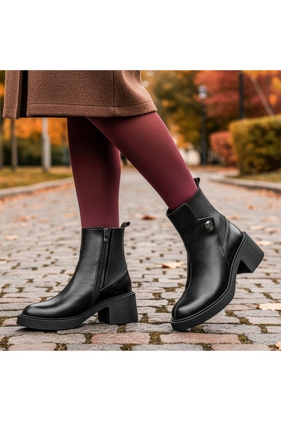 Modlet.ro Дамски черни боти на блоков ток с еластични вложки от кожа MOD14072