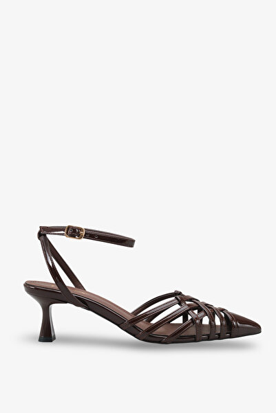 İNNABUTİKK حذاء نسائي بكعب عالٍ ومقدمة مدببة من Haerly - جلد بني لامع