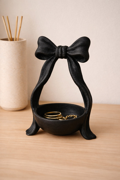 AGELON Kurdele Tasarımlı Takı Standı | Zarif Dekor & Takı Düzenleyici