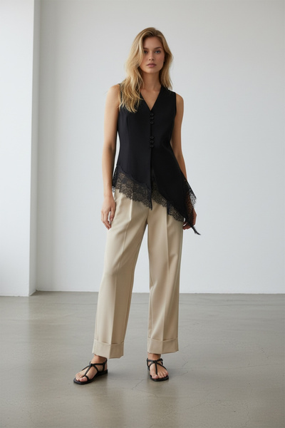 Trend Alaçatı Stili Ženska crna Čipka detaljna V-izrezna košulja sa dugmićima...