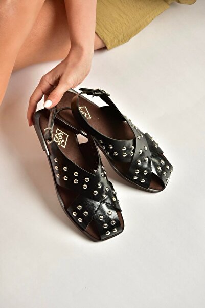 Fox Shoes Y458502760 Black Rustic Staple Detailed Women's Sandals