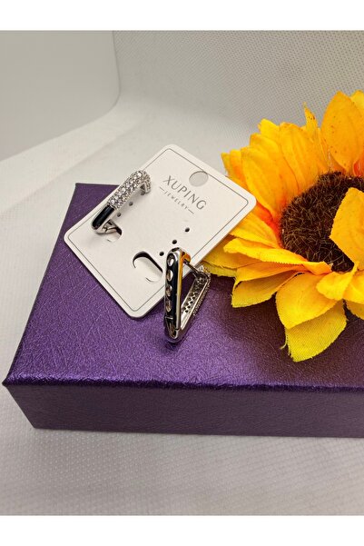 XUPING JEWELRY Jeweler's Series Zircon Stone Triangle Model Steel Earrings